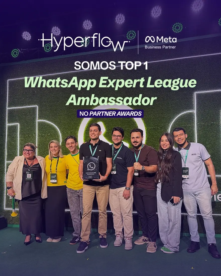 Time Hyperflow recebendo o prêmio WhatsApp Expert League Ambassador no Partner Awards da Meta